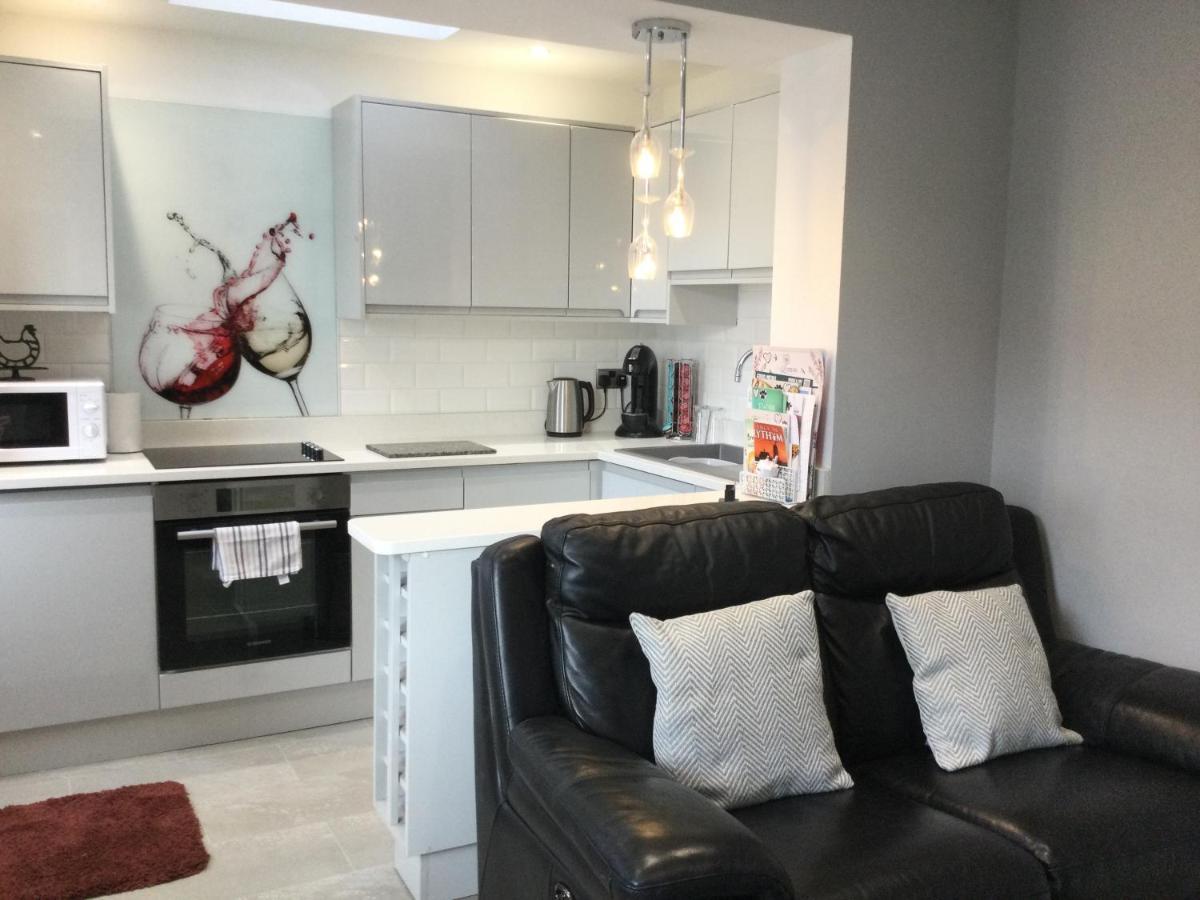 Leafy Lytham Central Lovely Ground Floor 1 Bedroom Apartment With Private Garden In Lytham Dog Friendly Lytham St Annes Εξωτερικό φωτογραφία